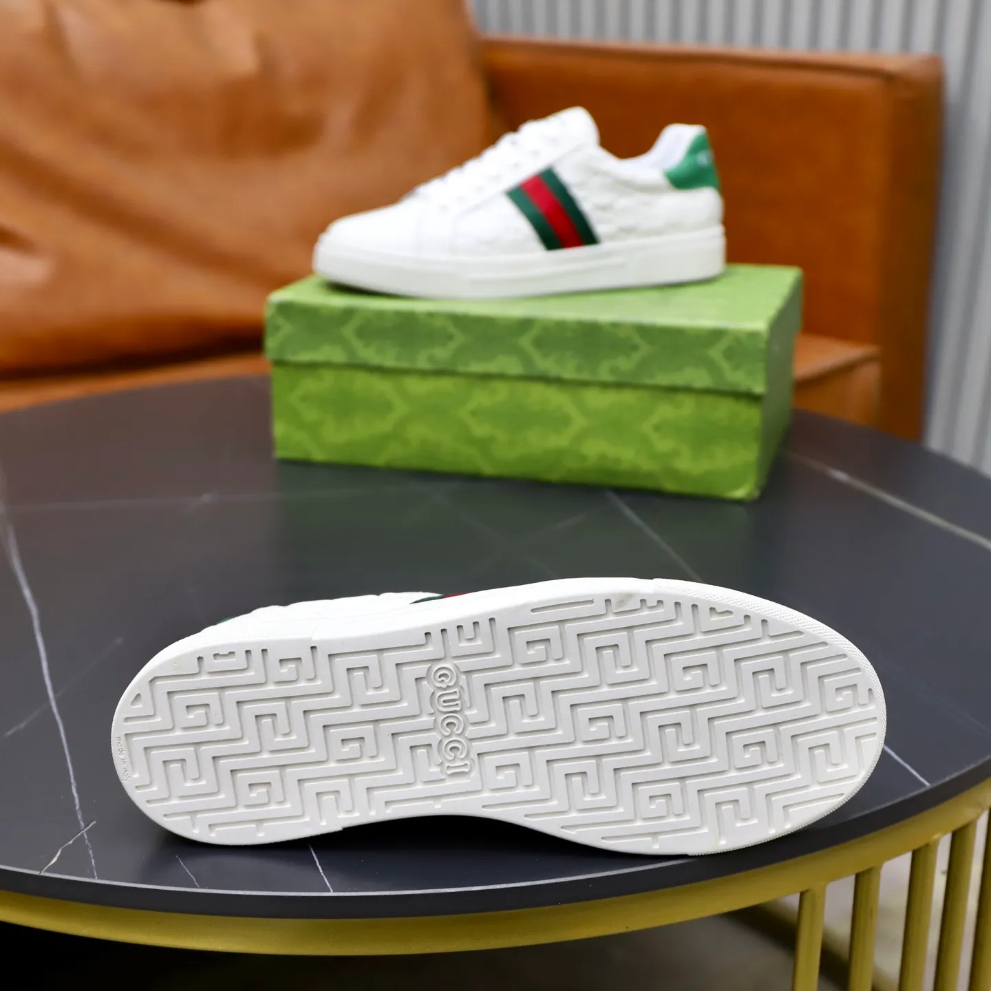Ex-factory price: 420💰🙅‍♂️🙅‍♂️🙅‍♂️ Brand: Gucci GUCCi Standard code: 38-44 (45 customized) Grade: Same as the official website Material: Original leather splicing, comfortable and breathable sheepskin lining, original wear-resistant outsole Style category: Men's fashionable casual shoes, running, sports shoes, noble luxury brand elements, top luxury Color: actual picture color